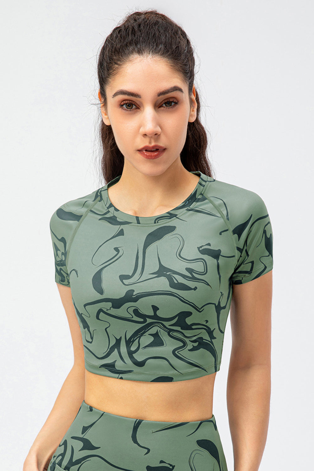 Cropped Raglan Sleeve Yoga Top