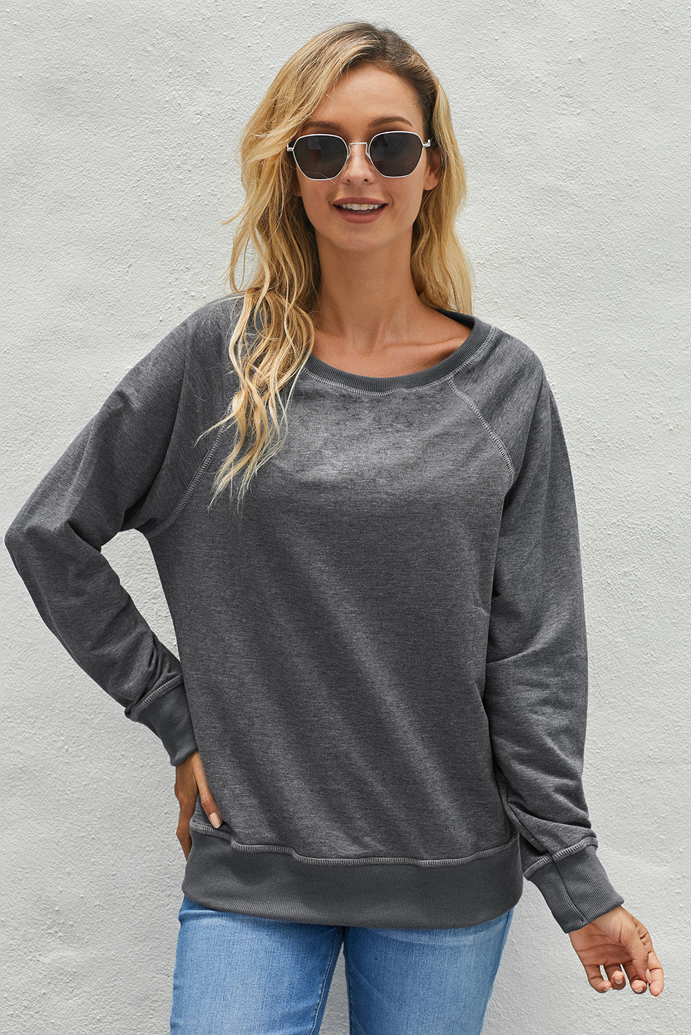 Round Neck Raglan Sleeve Exposed Seam Sweatshirt