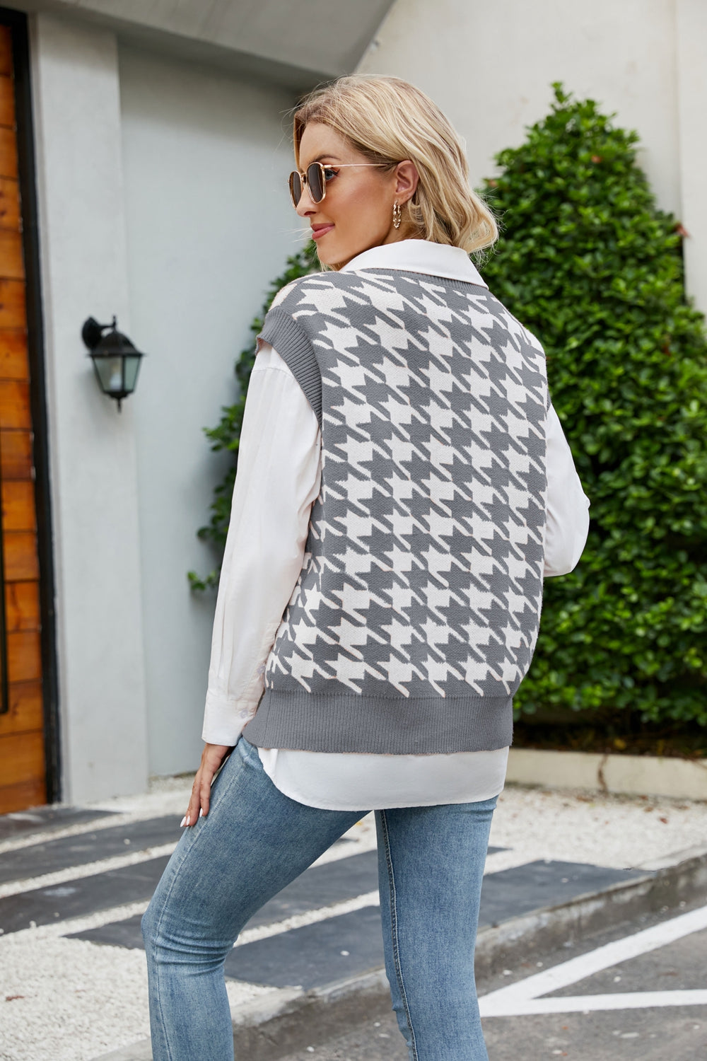 Houndstooth V-Neck Capped Sleeve Knit Vest